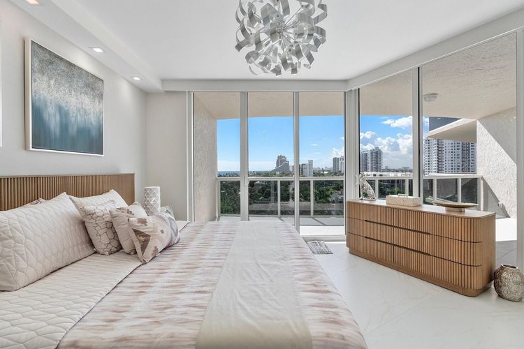 L'Hermitage South Tower #704 image #12