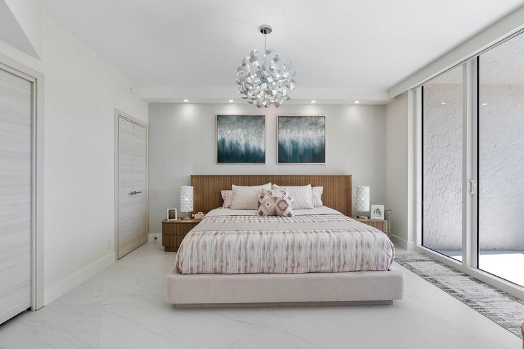 L'Hermitage South Tower #704 image #14