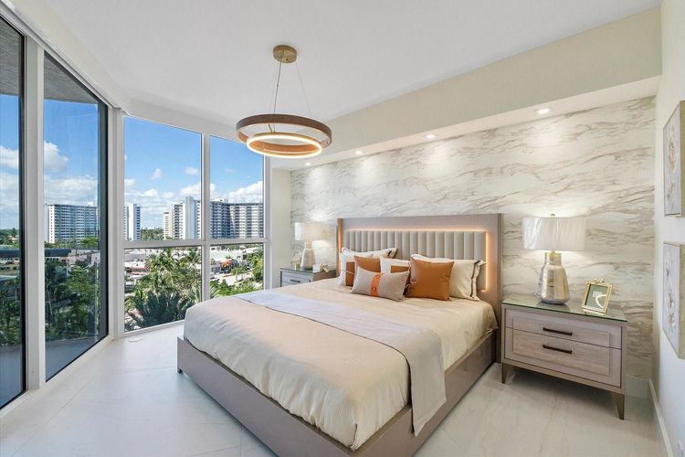 L'Hermitage South Tower #704 image #18