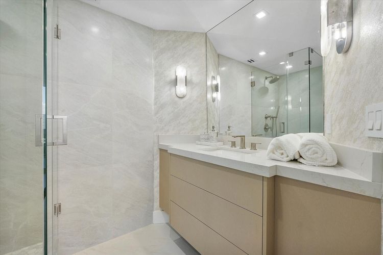 L'Hermitage South Tower #704 image #27