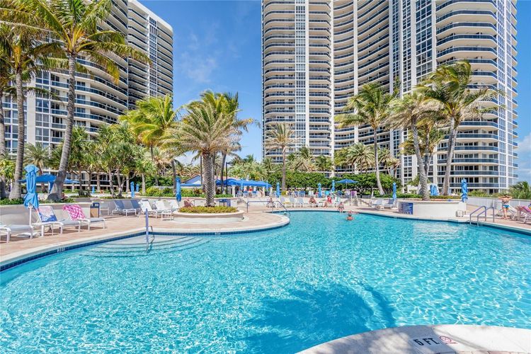 L'Hermitage South Tower #704 image #41