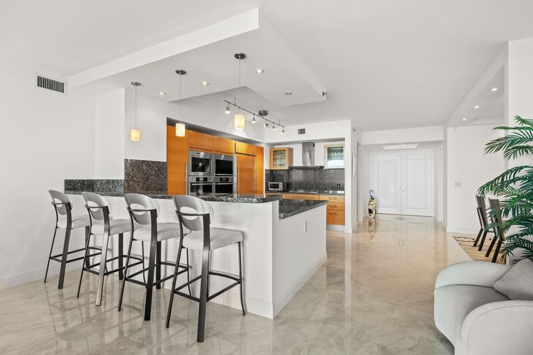 Las Olas Beach Club #1702 image #12