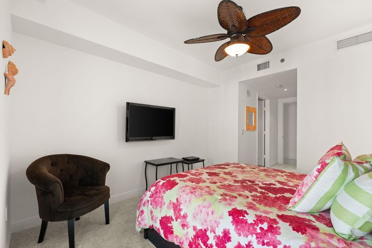 Las Olas Beach Club #1702 image #17