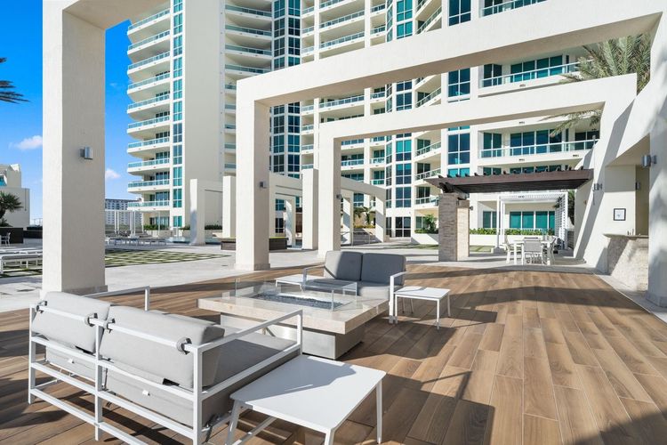 Las Olas Beach Club #1702 image #33