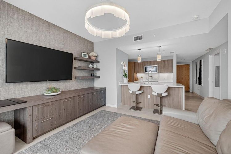 Tiffany House #1103 image #11