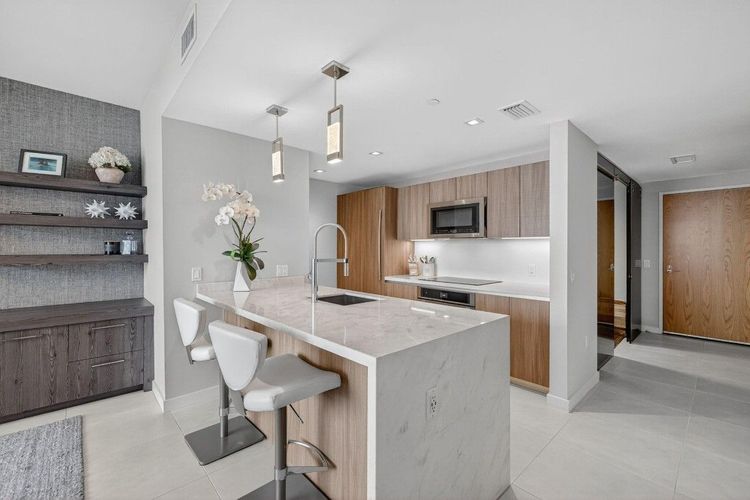 Tiffany House #1103 image #12