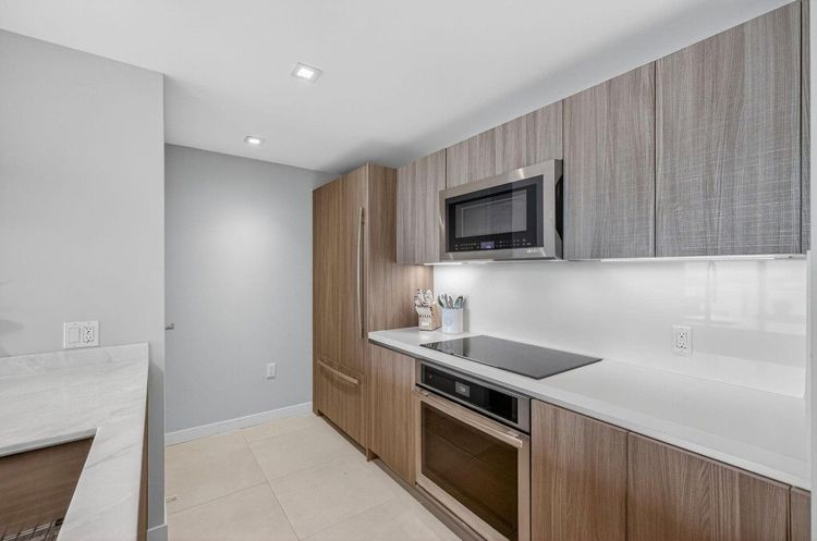 Tiffany House #1103 image #13