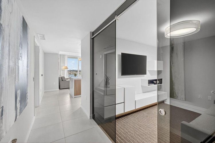 Tiffany House #1103 image #16