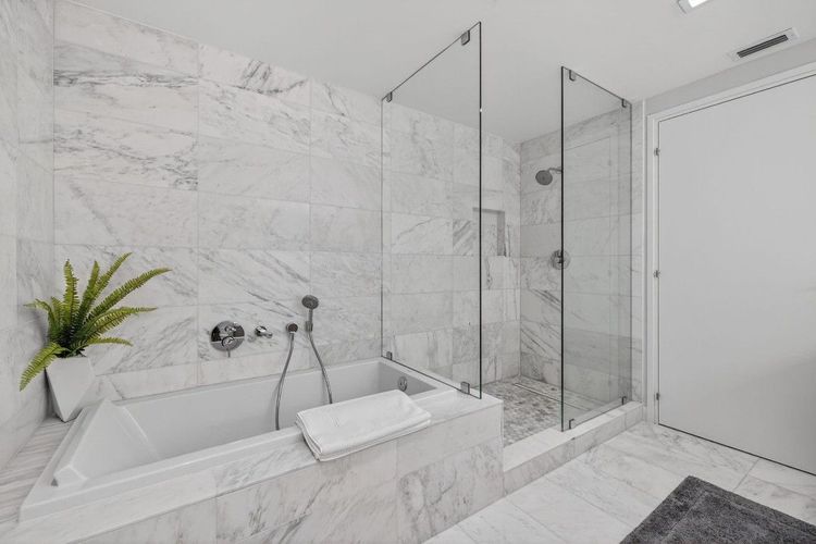 Tiffany House #1103 image #27