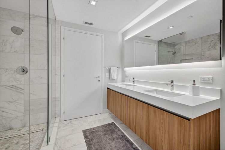 Tiffany House #1103 image #28