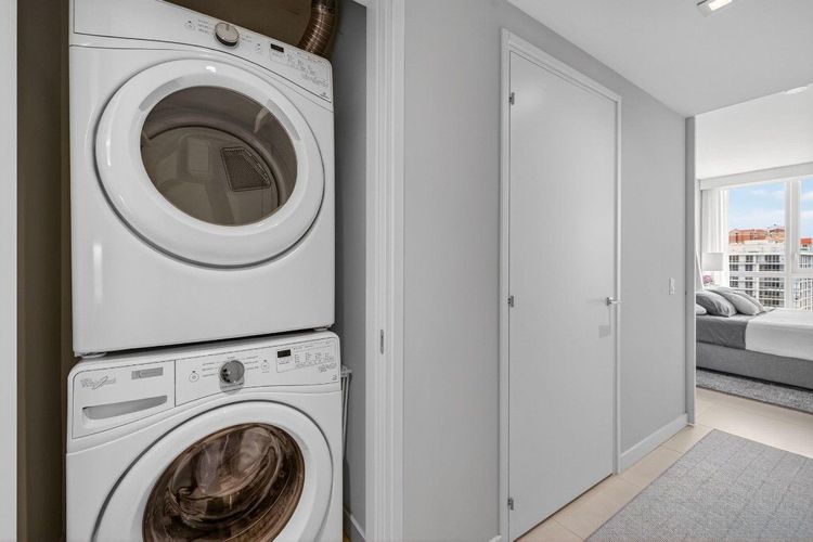 Tiffany House #1103 image #30