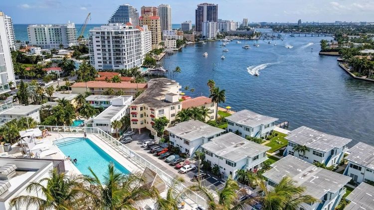 Tiffany House #1103 image #32