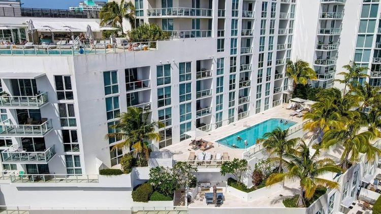 Tiffany House #1103 image #35