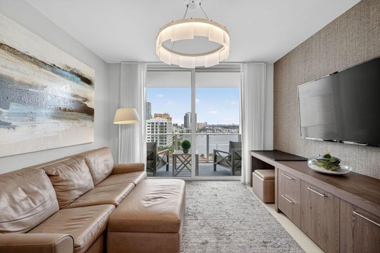 Tiffany House #1103 image #7