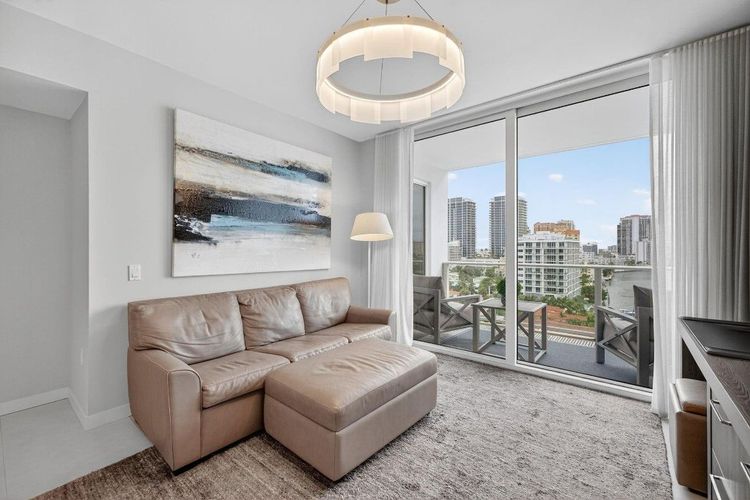 Tiffany House #1103 image #8