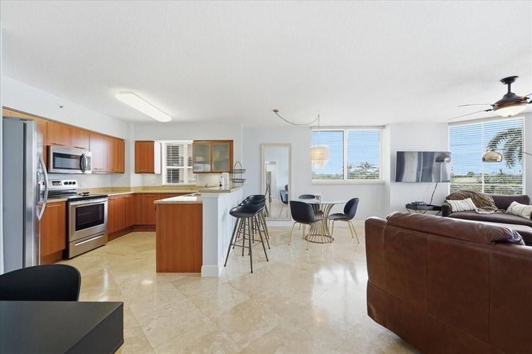 The Vue #302 image #12