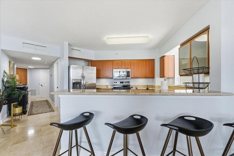 The Vue #302 image #13