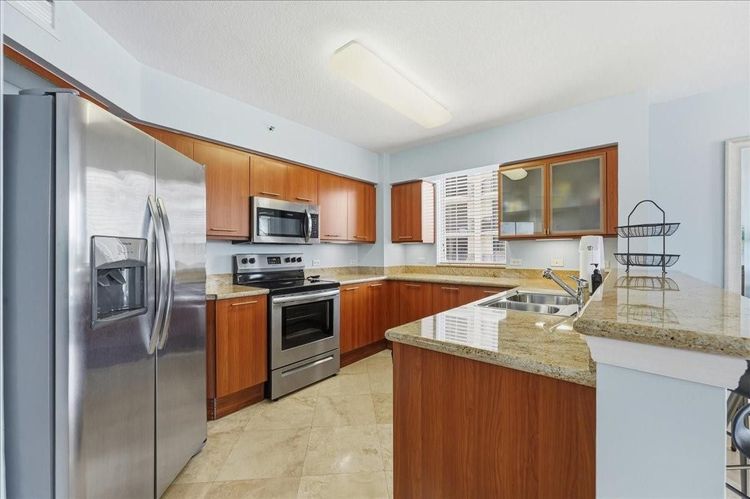 The Vue #302 image #14