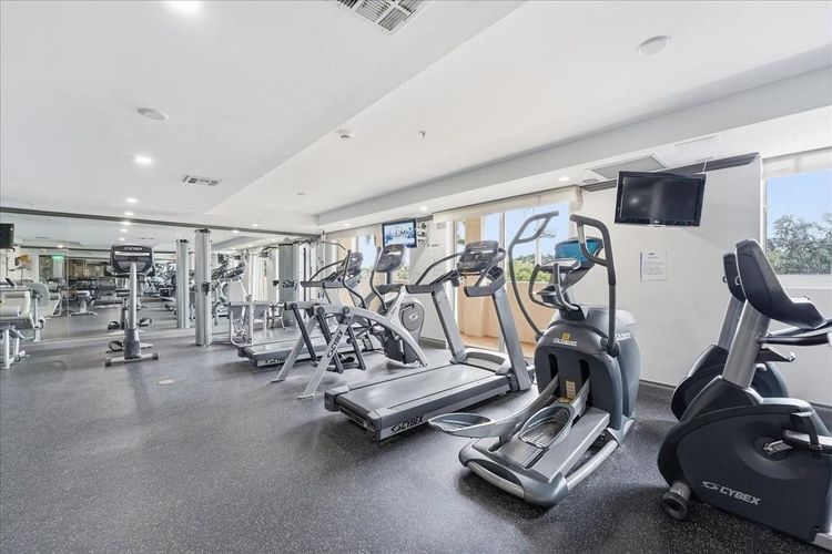 The Vue #302 image #30