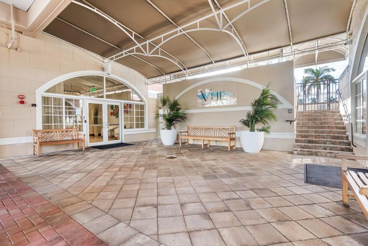 The Vue #302 image #32