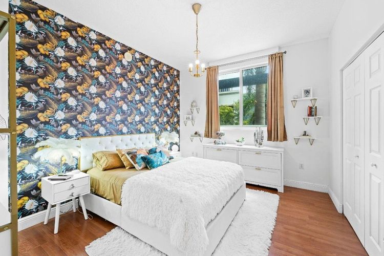 1800 Biscayne Plaza #202 image #7