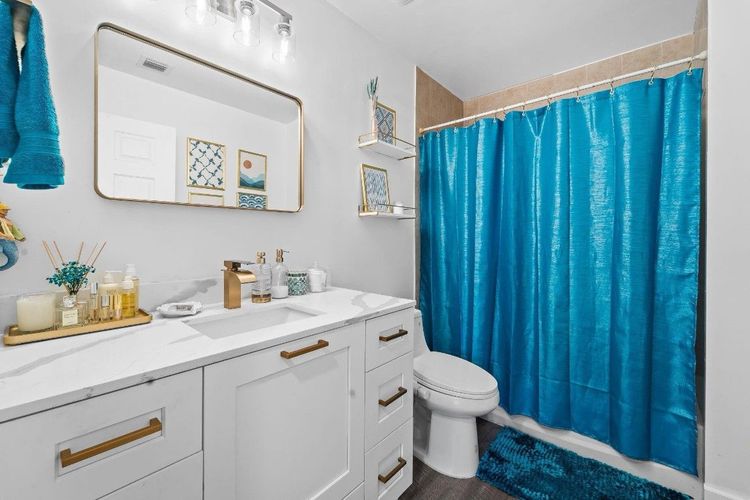 1800 Biscayne Plaza #202 image #9