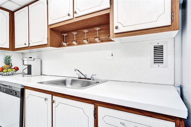 Galt Towers #7N image #10