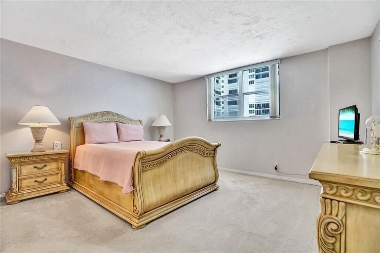 Galt Towers #7N image #14