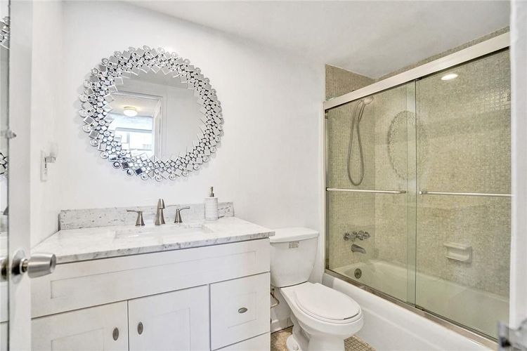 Galt Towers #7N image #19