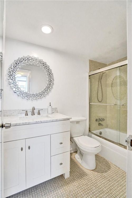 Galt Towers #7N image #20