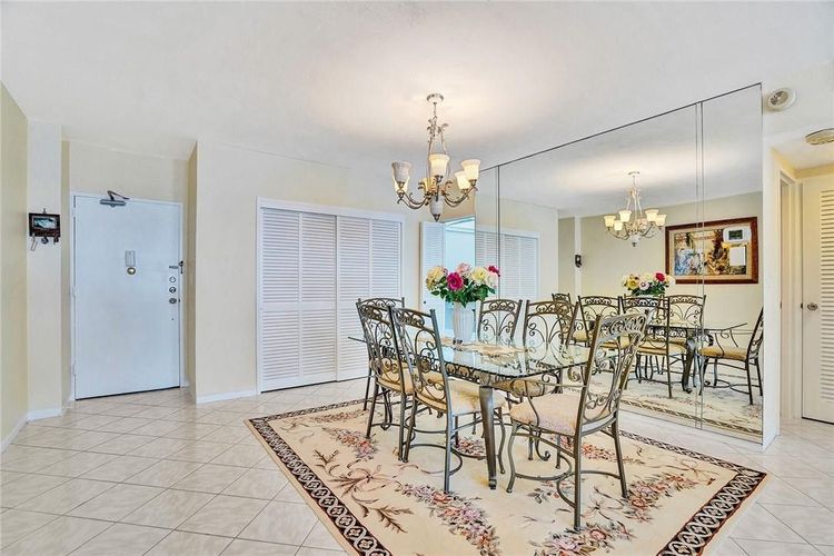 Galt Towers #7N image #23