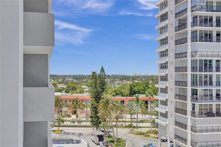 Galt Towers #7N image #29