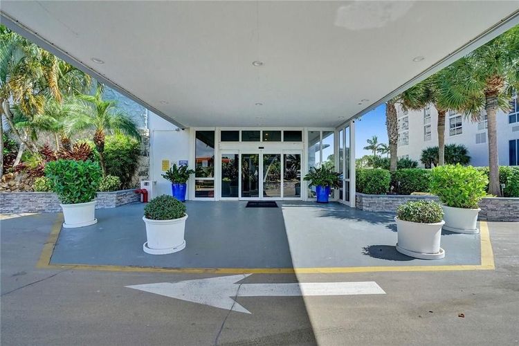 Galt Towers #7N image #30