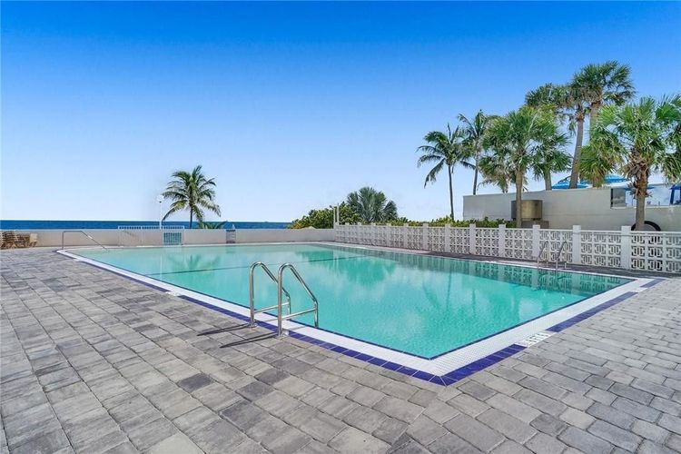 Galt Towers #7N image #33