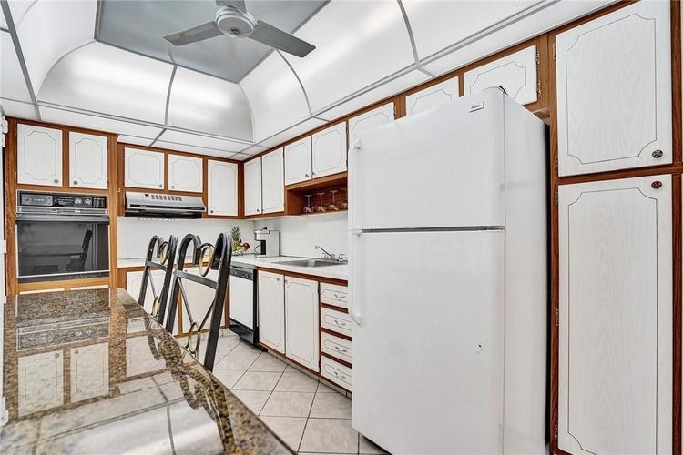 Galt Towers #7N image #6