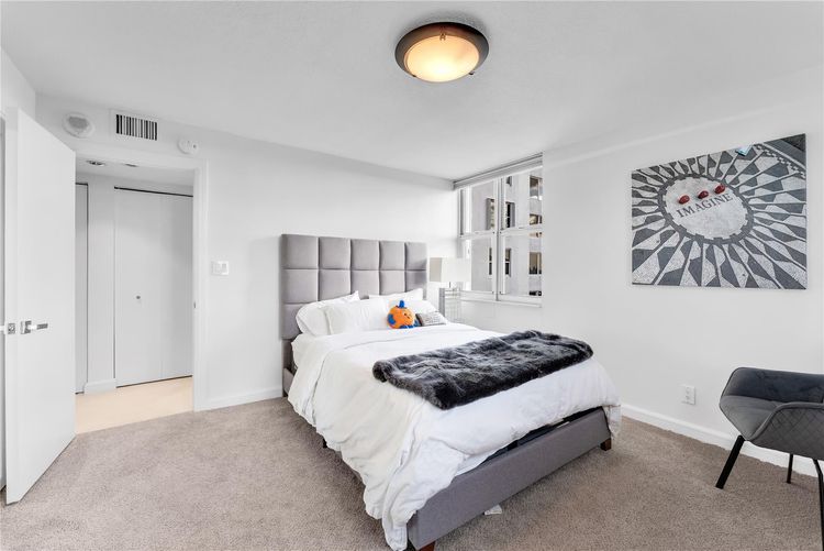 Americas On The Park #1501 image #11