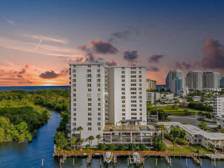 Americas On The Park #1501 image #16