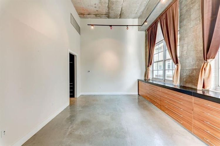 Avenue Lofts #402 image #7