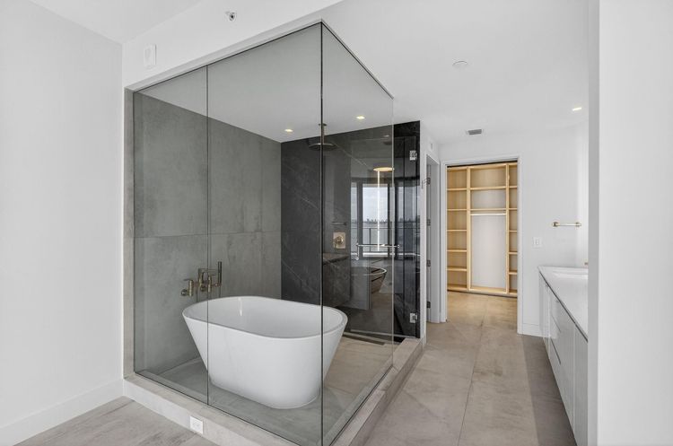 Aria Reserve South Tower #1807 image #17