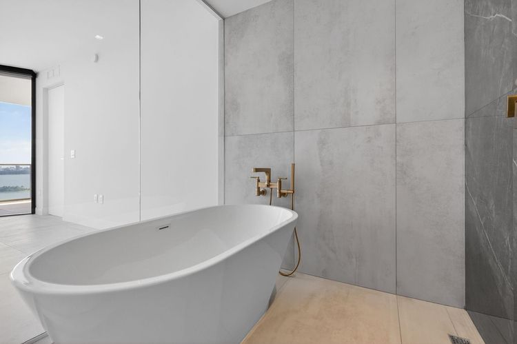 Aria Reserve South Tower #1807 image #19