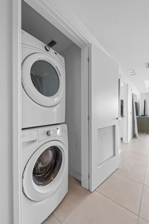 Tiffany House #607 image #14