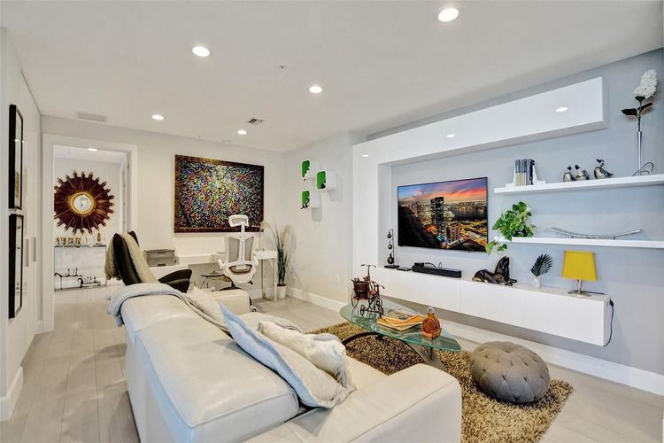 Riva Fort Lauderdale #804 image #31