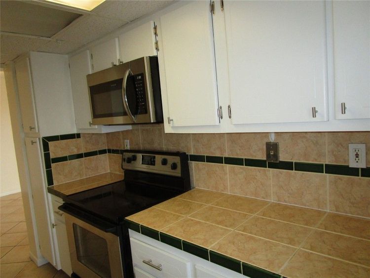 Embassy Towers #12E image #18