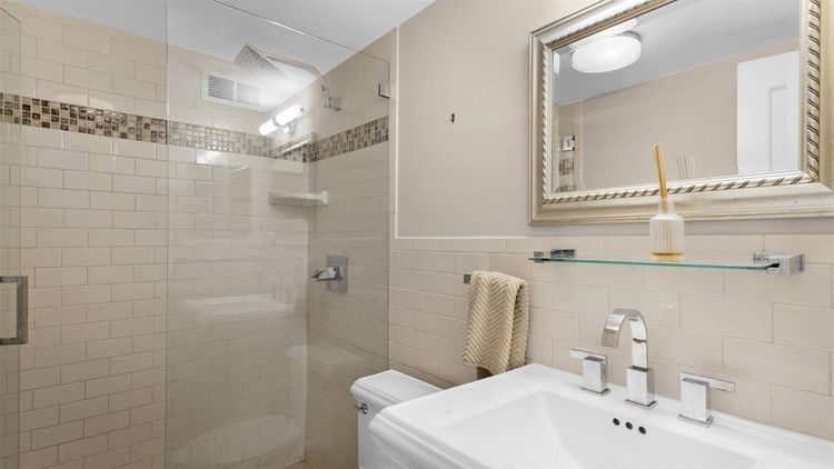 Sunrise Tower #6F image #25