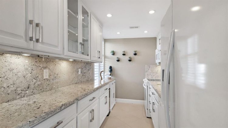 Sunrise Tower #6F image #6