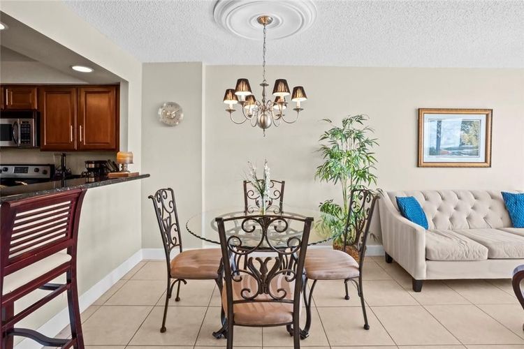 Berkley South #7K image #12