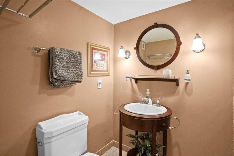 Berkley South #7K image #20