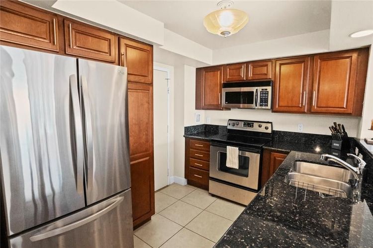 Berkley South #7K image #9