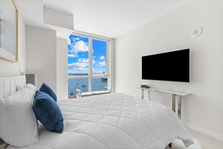 Tiffany House #1102 image #10