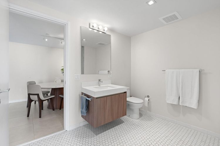 Tiffany House #1102 image #12